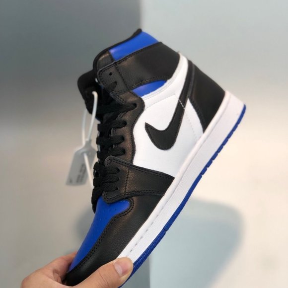 Athletic_Shoes